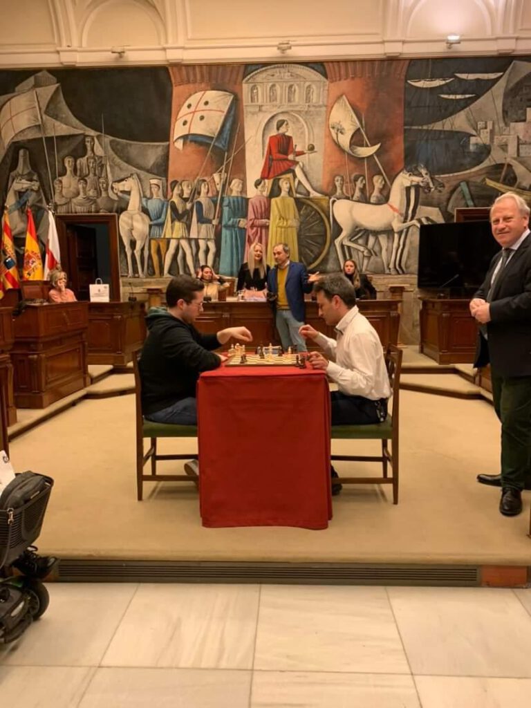 EL TABLERO DE LA REINA