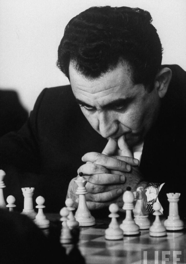 PETROSIAN; ELEGANCIA EN EL AJEDREZ.