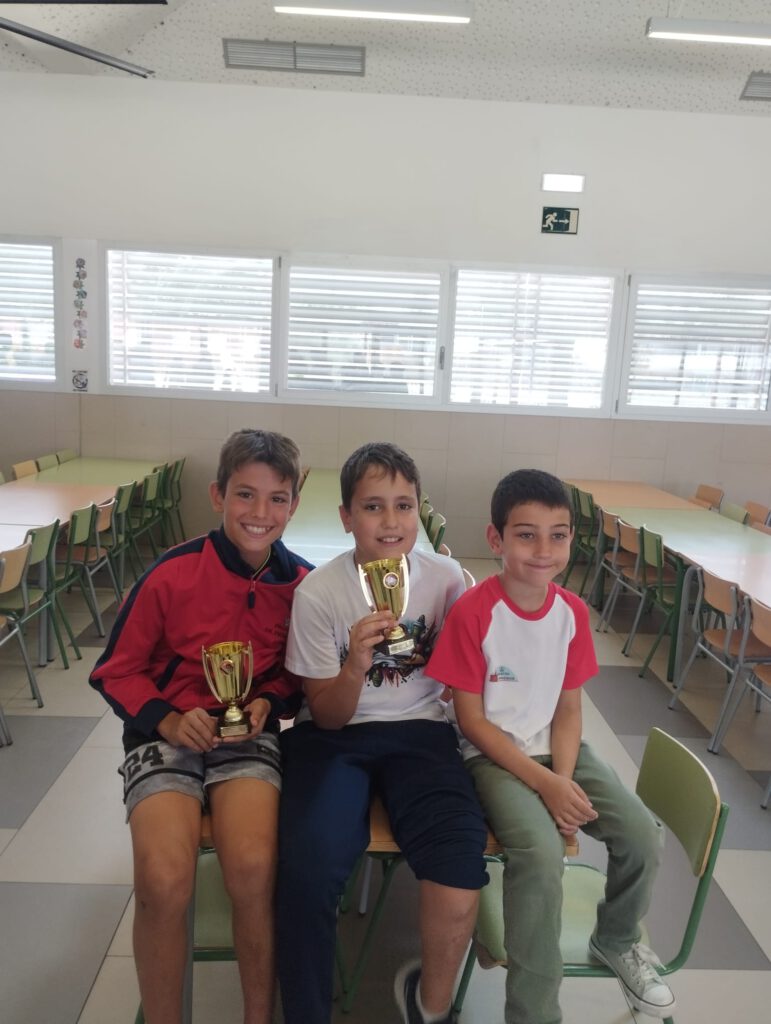 JAVIER VALERO Y DANIEL OLMO SE REPARTEN EL SUB-12 DE ROSALES DEL CANAL.